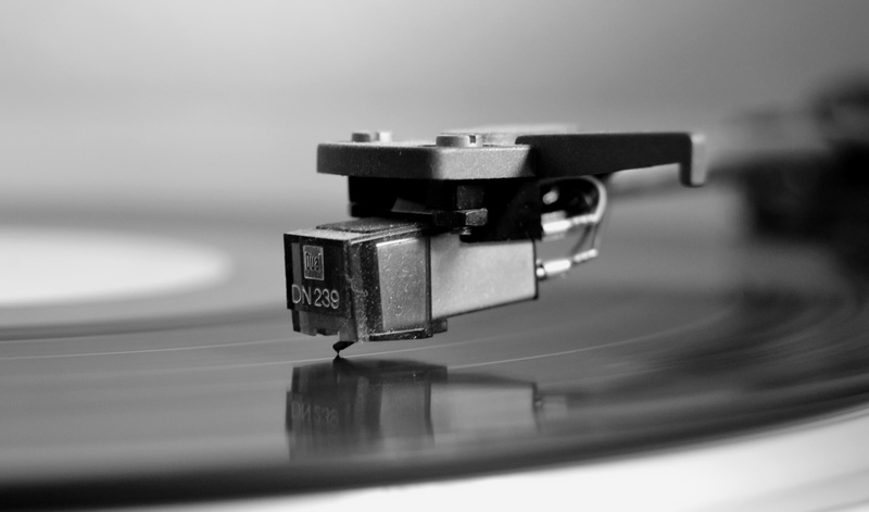 vinyl, monochrome, music, 2K