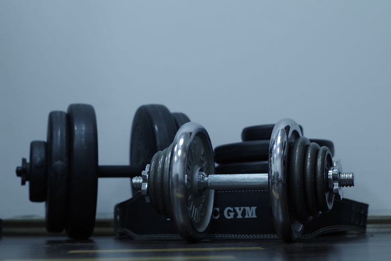 relaxation Exercise, disks, dumbbell, still life, strength, indoors, 5K, studio shot, two, exercise equipment, sports equipment, weight Training, dumbbells