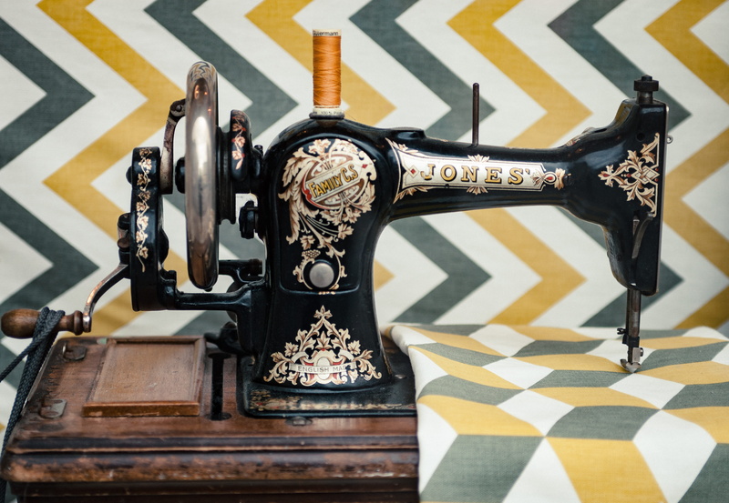 machinery, black, vintage, fashion, craft, wheel, close-up, no people, sew, 5K, white, table, chevron, black color, antique, technology, metal, machine