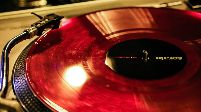 party, music, dj, audio equipment, control, focus on foreground, vinyl, arts culture and entertainment, red, record player, close-up, gramophone, 5K, technology