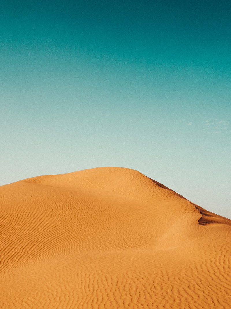 red, blue, no people, sand, texture, climate, dune, sand dune, beauty in nature, green, background, 4K, outdoor, atmospheric, arid climate, non-urban scene
