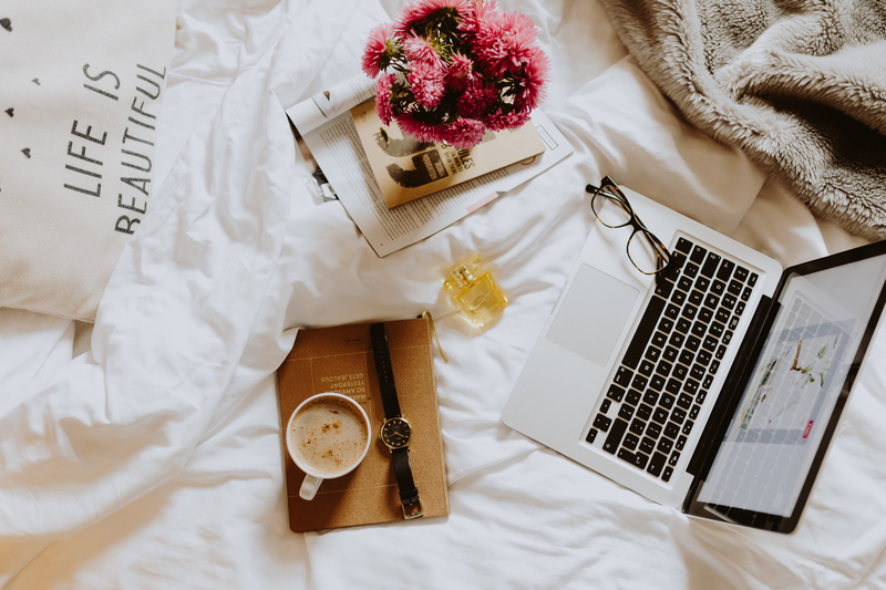 flower, macbook, home, cup, coffee, macbook pro, interior, bricks, mug, directly above, high angle view, bedroom, coffee - drink, bedding, laptop, wireless technology
