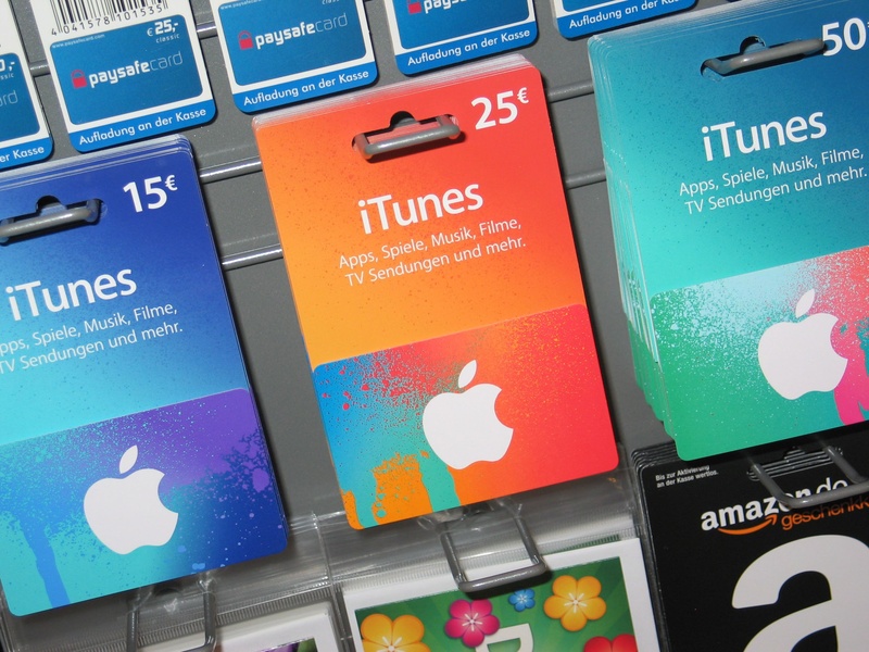 computer equipment, gift voucher, movies, packaging, christmas, gift, vouchers, loyalty, festival, give away, indoors, gift cards, technology, give, multi colored