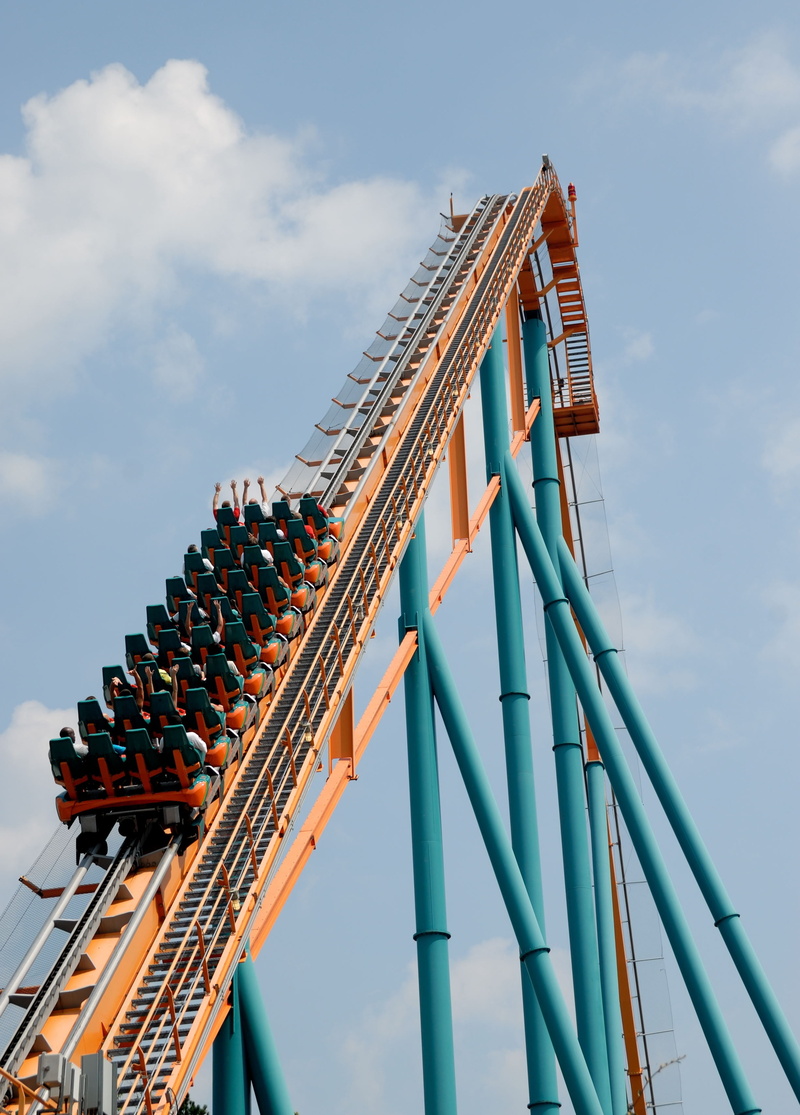 low angle view, 2K, no people, transportation, construction industry, roller, fast, amusement park ride, day, amusement park, arts culture and entertainment