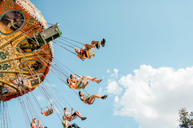 ride, people, entertainment, ferris Wheel, outdoors, traditional Festival, diversao, chair, amusement Park Ride, ceu, vacation, play, funfair, swing, fun