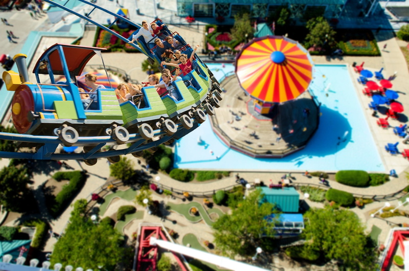 theme park, speed, outdoors, amusement park, men, transportation, ride, fairground, incidental people, fair, roller coaster, hamburg, ferris wheel, aerial view