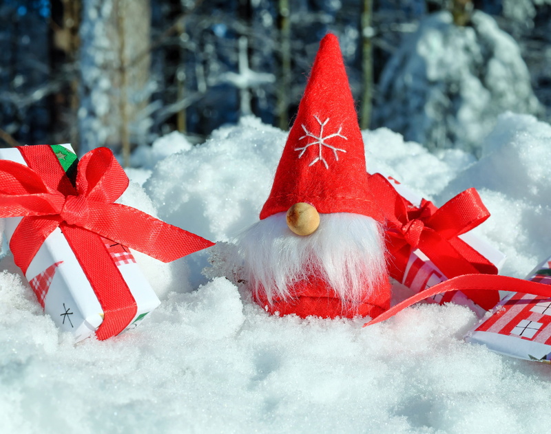 gift, nicholas, packed, tree, ribbon - sewing item, covered, figure, santa, santa claus, no people, outdoors, celebration, christmas, cute, decoration