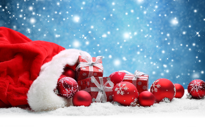 presents, baubles, gifts, celebration, tree, cold temperature, season, snow, snowing, cultures, New year, shiny, white, extreme weather, hand, red, event