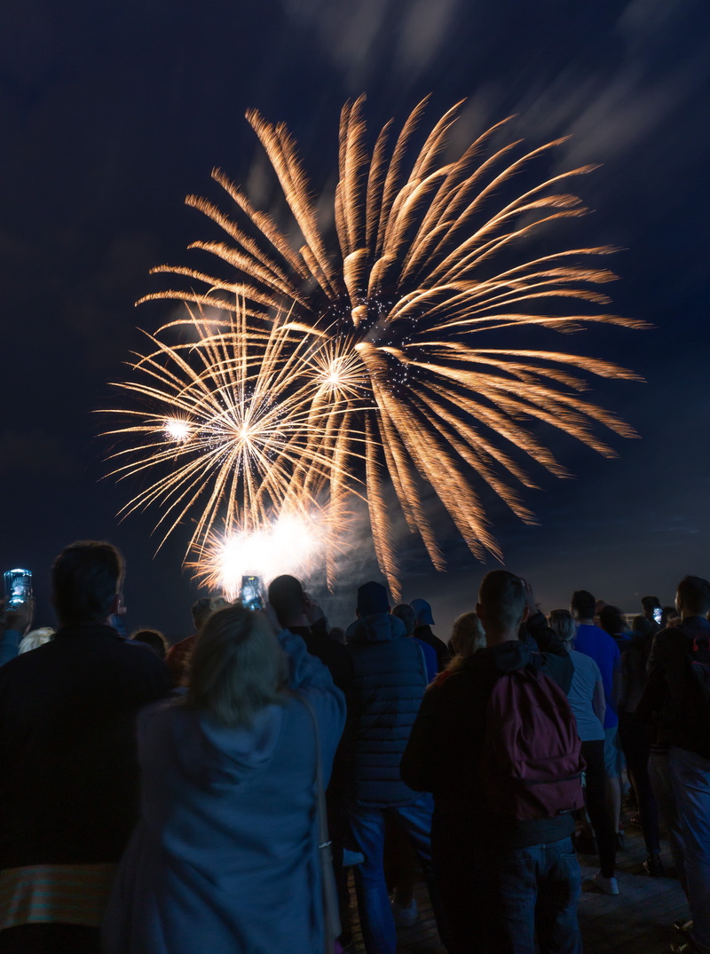 explosion, night, firework, person, illuminated, watching, holiday, arts culture and entertainment, outdoors, spectators, rear view, glowing, men, de pier