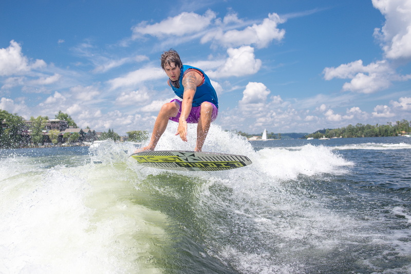 surfer, vacations, surf, splashing, leisure activity, cloud - sky, sea, ride, wafe, board, day, men, surfboard, trip, lifestyles, wakeboard, riding, surf board