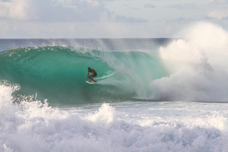 barrel, extreme, splashing, surfboard, outdoors, man, extreme sports, one person, wafe, holiday, day, power in nature, surf, wave, sea, leisure activity