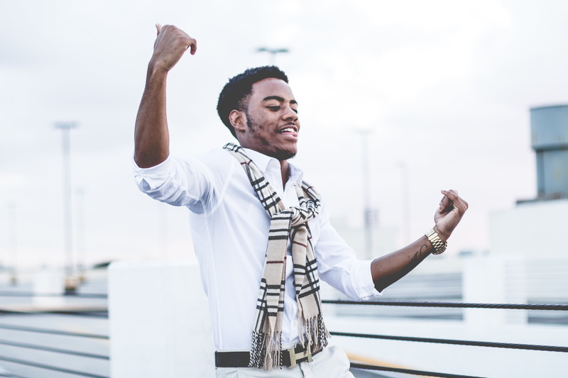 one person, smiling, curly, excitement, human body part, emotion, men, watch, happiness, human limb, mature adult, 5K, belt, smile, joy, only men, people