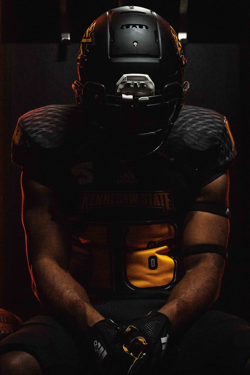 work Helmet, american Football - Sport, males, glove, sports Helmet, competitive Sport, professional Sport, team Sport, leisure Games, night, caucasian Ethnicity