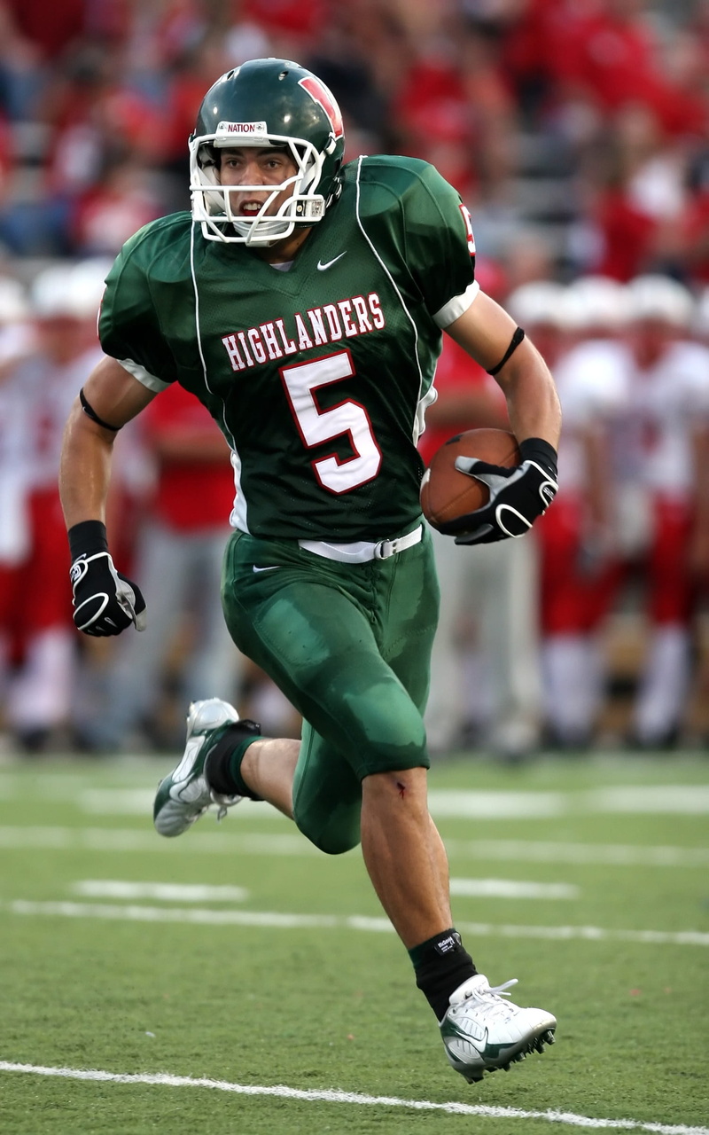 american football player, match, holding, american football - ball, football, front view, game, 1080P, real people, action, american football - sport