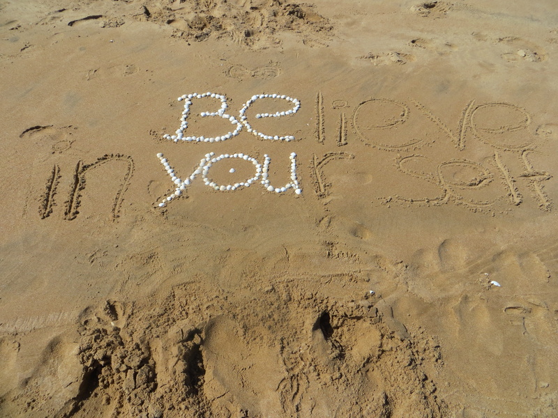 heart shape, sunlight, art and craft, nature, sand, text, craft, no people, western script, day, summer, Be Yourself, high angle view, land, photo, creativity