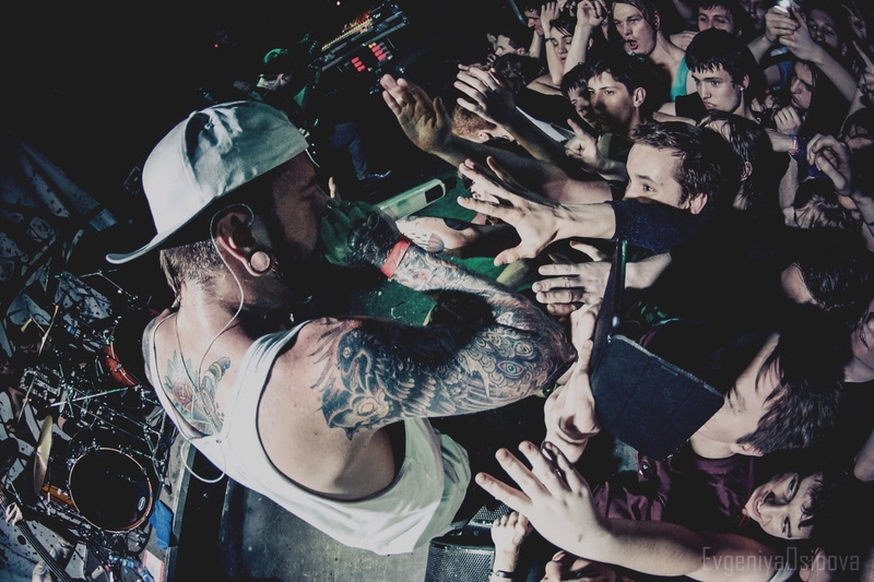 real people, spectator, youth culture, leisure activity, enjoyment, event, Chelsea Grin, high angle view, waist up, young adult, casual clothing, young men