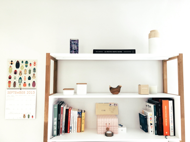 home interior, furniture, neat, picture frame, large group of objects, shelves, book, order, variation, modern, choice, interior design, arrangement, indoors