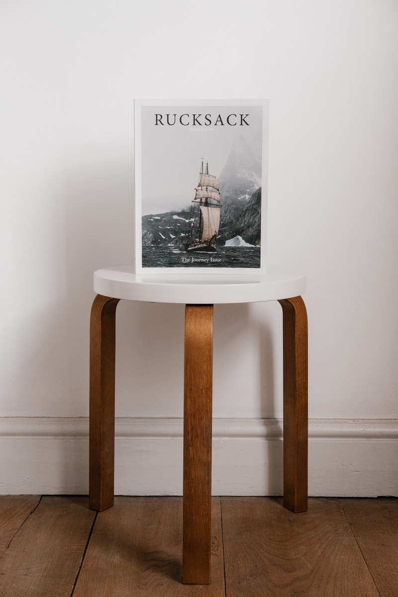 shoot, 5K, wood - Material, magazine on a stool, book, domestic Room, white, no People, side, minimal, table, mag, magazine white background, cream, desk