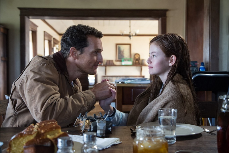 Mackenzie Foy, Paramount Pictures, Warner Bros. Pictures, Cooper, 1080P, Hand in hand, Movie, Murph, Matthew McConaughey, Adventure, Year, Legendary Pictures