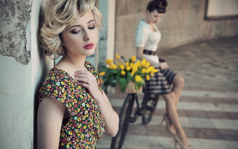 casual clothing, fashion, focus on foreground, hairstyle, people, lifestyles, flower, standing, day, hair, beautiful woman, hot girl pic 1920x1200, women