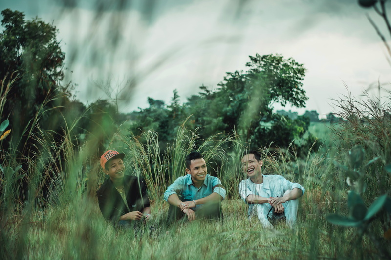 leisure, women, focus, selective focus, growth, real people, day, photoshoot, blur, bestfriends, trees, friendship, friends, land, togetherness, plant