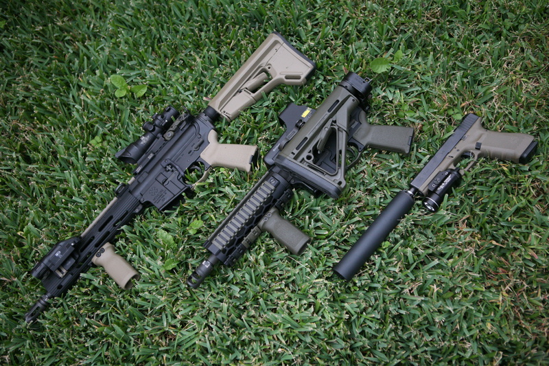 conflict, nature, government, military, assault rifles, sign, safety, weapons, rifles, grass, three, gray, gun, protection, no people, green color, security