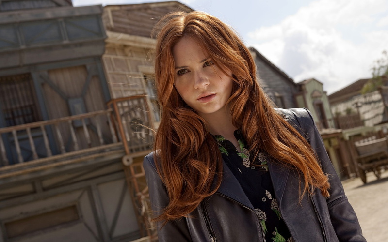 building exterior, young women, beauty, outdoors, beautiful woman, celebrity, contemplation, leather jackets, day, architecture, 2K, portrait, young adult