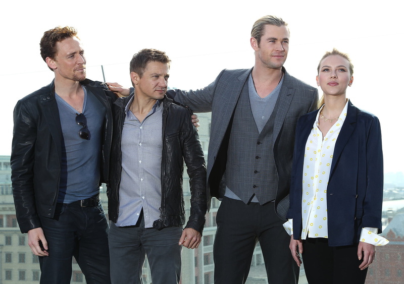 young men, people, front view, Tom Hiddleston, adult, businesswoman, standing, mature men, togetherness, group of people, actors, well-dressed, women, coworker