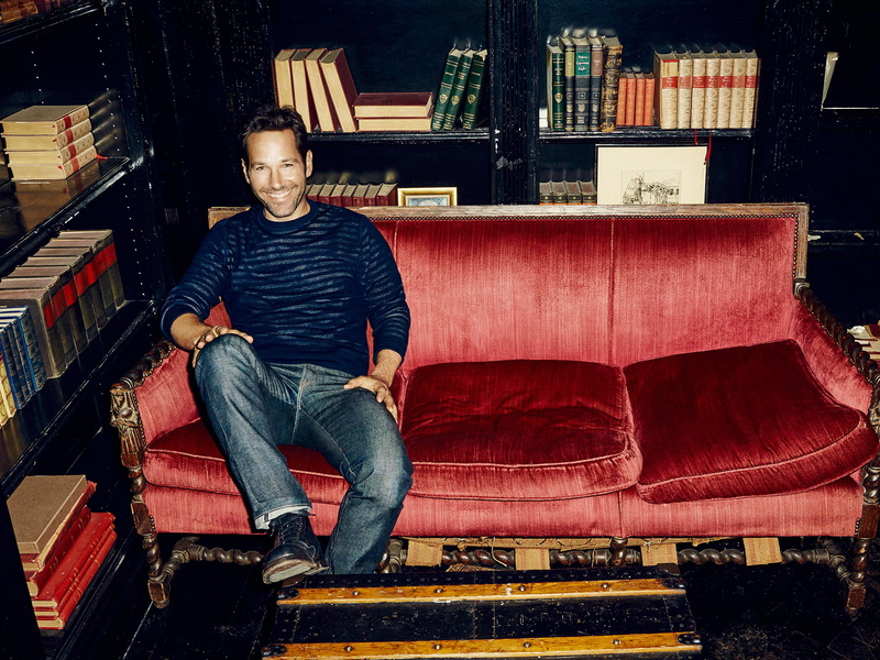 fabric, jeans, one person, leisure activity, long, 1080P, young adult, full length, smiling, smile, shirt, sitting, relaxation, celebrity, portrait, furniture