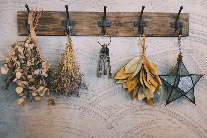 tree, broom, claw, symbol, wall - building feature, barbed wire, hooks, food, day, wood, nature, choice, food and drink, brown, drying rack, coat rack