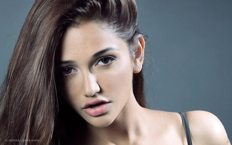 anaika soti, young adult, gray, portrait, human face, beautiful people, headshot, fashion, women, blue background, make-up, gray background, one person