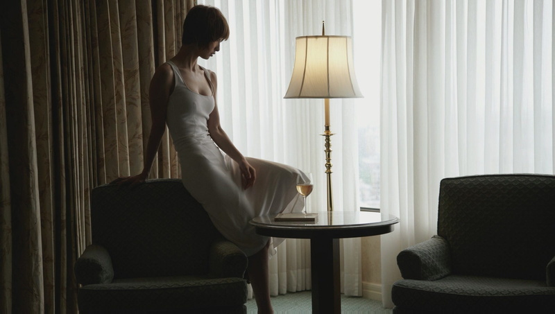 curtain, electric lamp, sitting, lighting equipment, dress, women, chair, floor, real people, sleeveless, 1080P, curtains, Asian, indoors, lamp shade