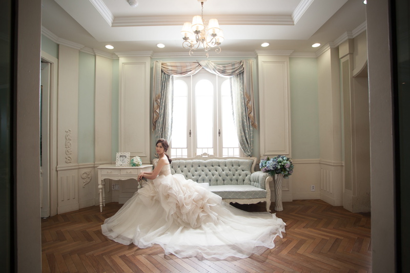 window, wedding dress, beauty, fashion, near, event, indoors, beautiful woman, sitting, sofa, marriage, wearing, adult, 5K, architecture, white color