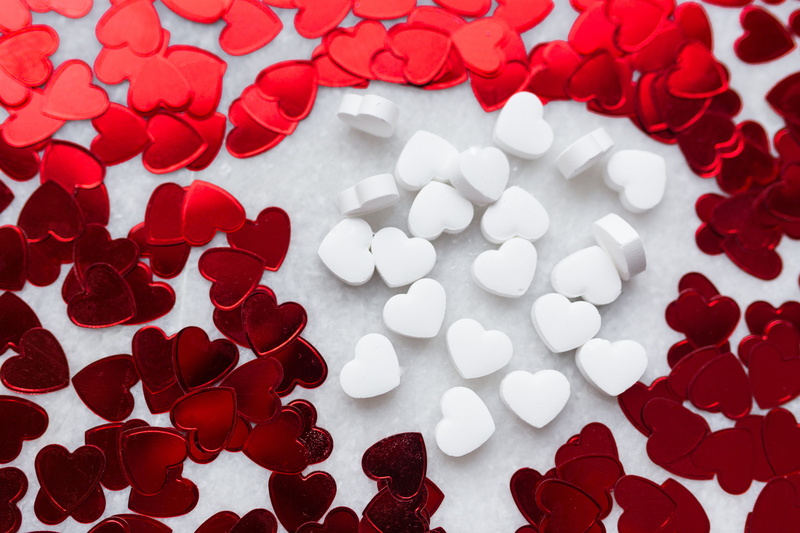 event, close-up, indoors, love, heart, snow, foil, luxury, winter, precious gem, abundance, gemstone, valentines day, emotion, celebration, large group of objects