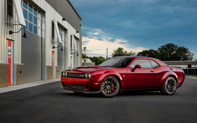 no people, Widebody, road, cloud - sky, building, built structure, 2K, garage, city, red, luxury, mode of transportation, car, motor vehicle, SRT, Challenger
