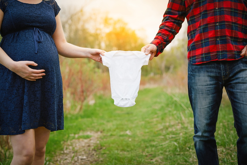 love, males, couple - Relationship, casual clothing, holding, onesie, mother, 5K, s, outdoors, people, nature, couple, woman, adult, plant, lifestyles