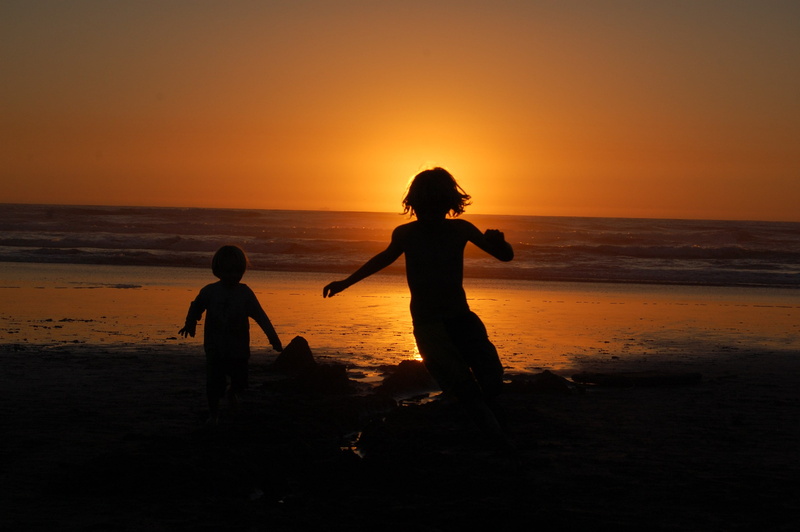krejci, silhouette, small, happiness, beach, togetherness, vacations, fun, ray, sunshine, seashore, playful, 2K, joy, mother, girls, walgreens, ocean beach