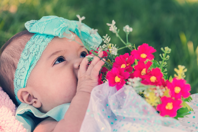 family fun, kid, childhood, mother, young, close-up, flower head, headshot, leisure, real people, little, baby, happy kids, cheerful, family outdoors, cute
