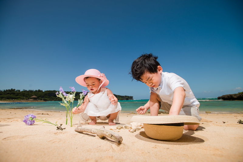 boys, kids, wearing, hat, family, water, land, two people, joy, fun, togetherness, males, baby, leisure, sand, women, outdoor, beach, summer, tropical