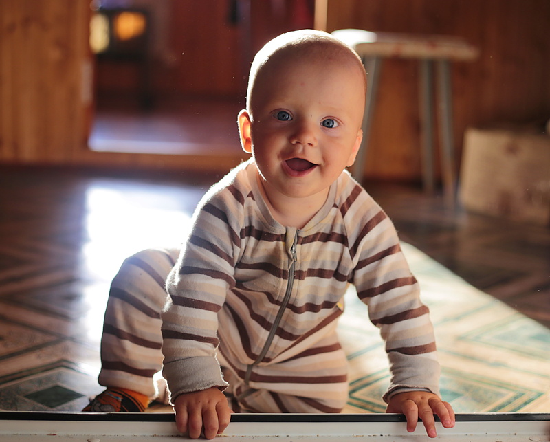 beautiful, nicely, love, indoors, casual clothing, looking at camera, photo, well-being, focus on foreground, front view, heat, kids, photographing children
