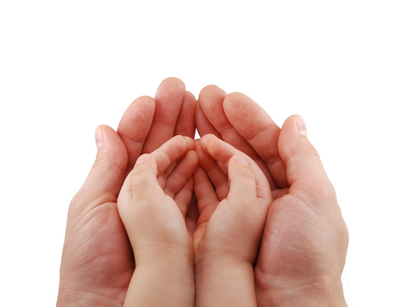 human body part, 720P, mother, human Skin, family, human foot, body part, females, positive emotion, care, hand, please, human Hand, close-up, giving
