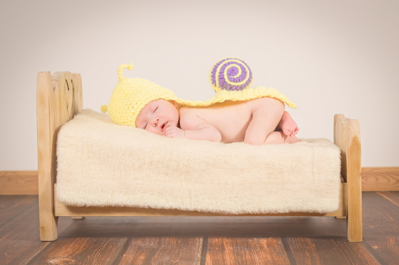 people, adult, star, eyes closed, full length, relaxation, innocence, lying on back, domestic room, bed, comfortable, wearing, girl, cozy, baby, sleep