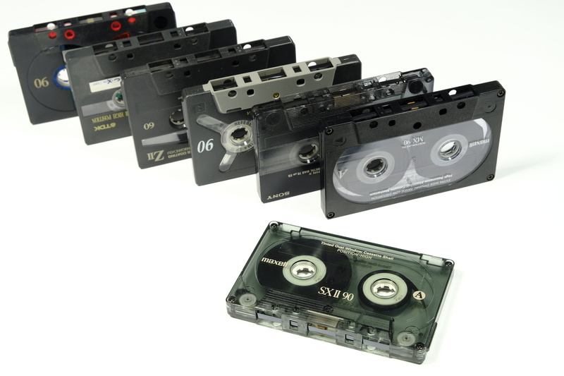 audio, retro, cassette, close-up, electronics industry, vintage, retro styled, cut out, sound, nostalgic, magnetband, music, still life, camera - photographic equipment