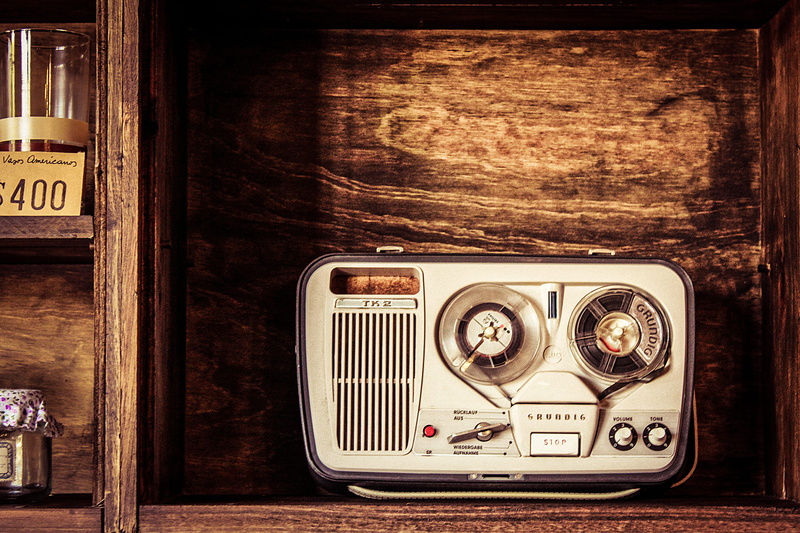 close-up, no people, uribelarrea, tape, wall - building feature, grundig, radio, retro styled, text, recorder, analog, 1080P, old, communication, antique