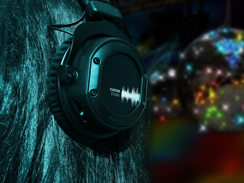 still life, recording, light, celebrate, volume, nature, listen, activity, headphones, close-up, enjoy, sound engineering, black color, technology, Sound