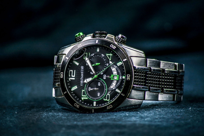 1080P, stopwatch, displaying, stainless steel, no people, jewelry, fashion, alloy, white, metallic, single object, studio shot, number, wristwatch, wealth