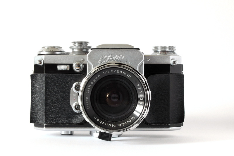 camera - photographic equipment, roll film, analog camera, obsolete, nostalgia, old-fashioned, slr, lens - optical instrument, modern, lens, vintage, equipment