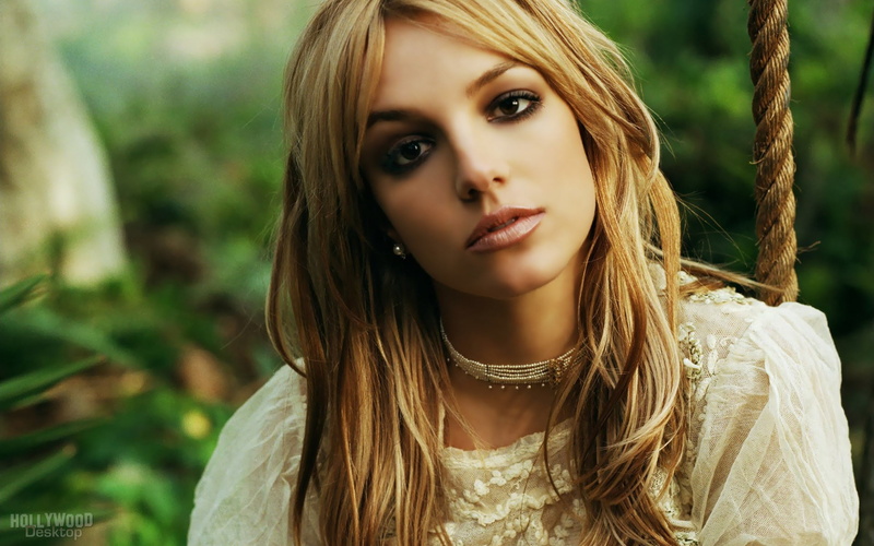 young women, portrait, face, young adult, contemplation, famous female celebrities, looking at camera, innocent, spears, lifestyles, beauty, britney, focus on foreground