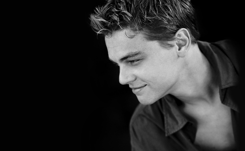 portrait, Black and White, close-up, button, human face, studio shot, one person, leonardo dicaprio, s, smiling, copy space, headshot, young, young adult