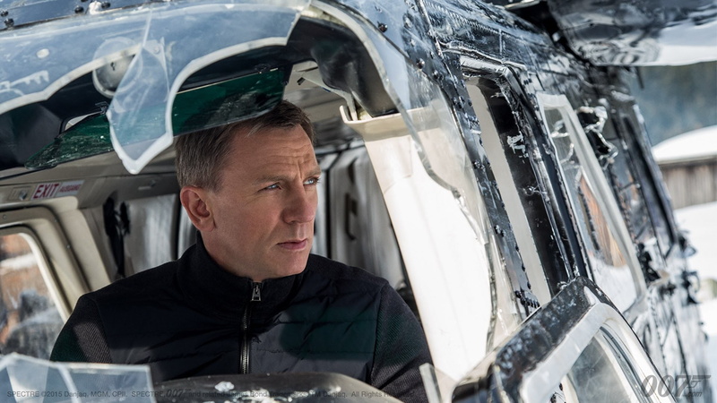 1080P, portrait, front view, mechanic, mode of transportation, males, day, real people, mid adult, airplane, Daniel Craig, adult, men, one person, looking